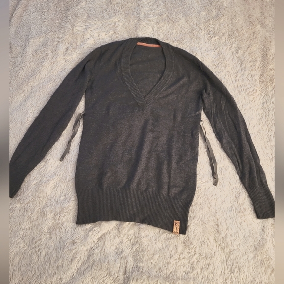 Lululemon Athletica Dance Studio V-Neck Umpire Waist Drawstring  Sweater; Size 4 - Picture 1 of 5